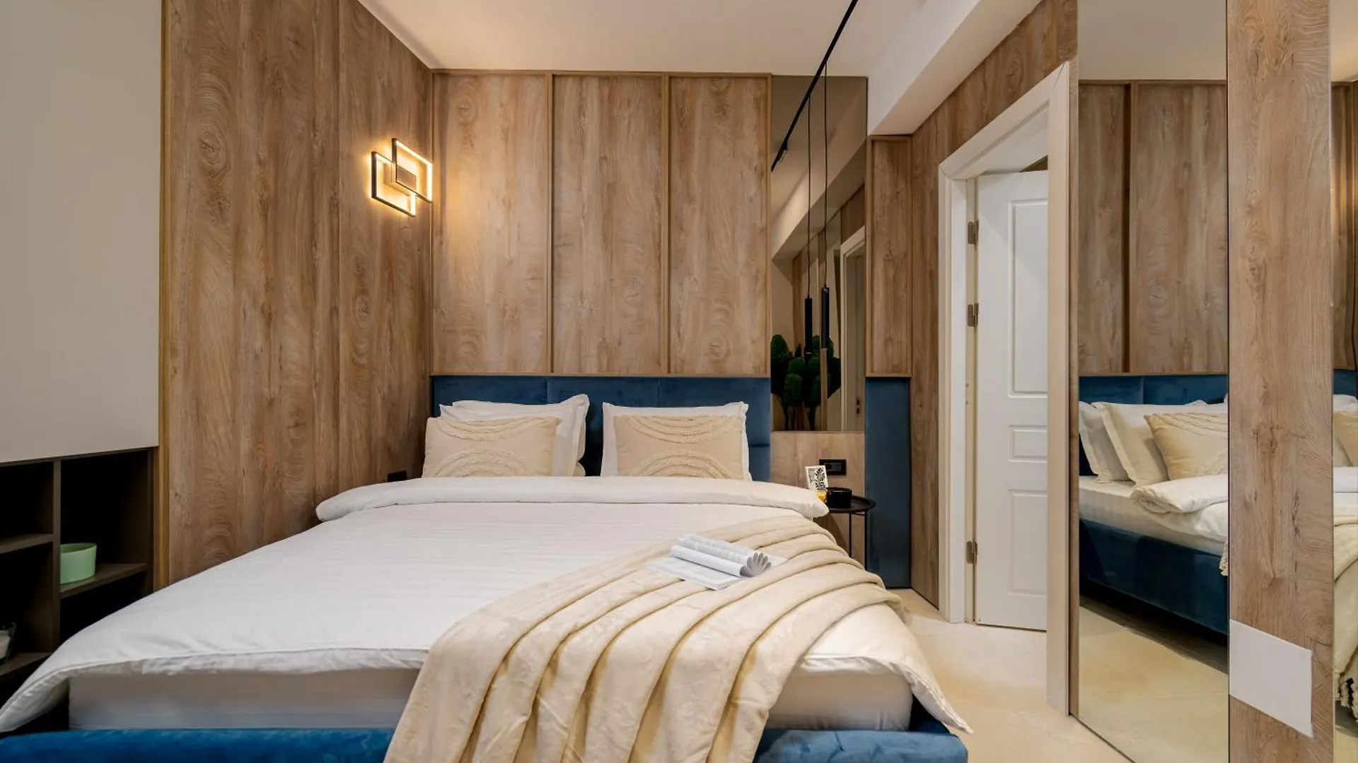 Elegant Studio - Near Piata Romana & Athenaeum Bucareste 0*,